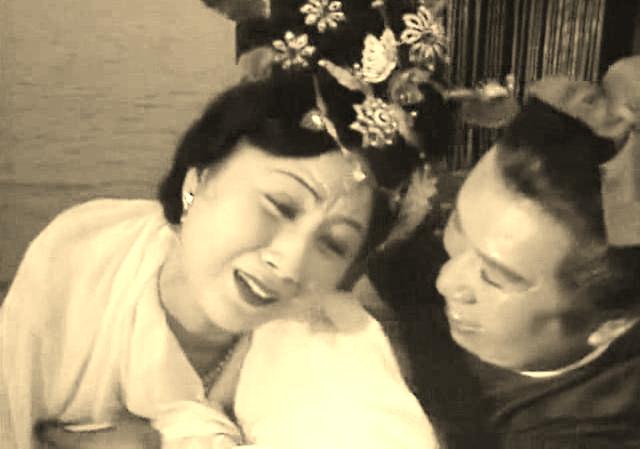 民间故事:他老婆给儿子喂奶时,被恶棍看见,竟差点因此丢了媳妇