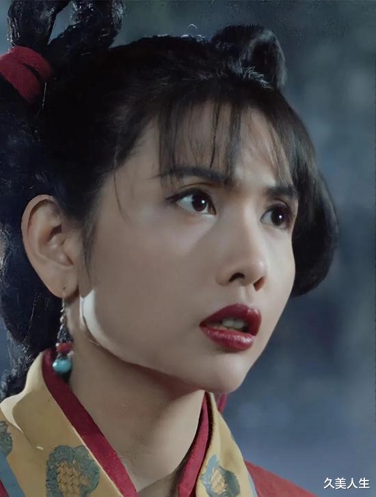 陈少霞|千禧年的“丫鬟”，后来都活成了女主