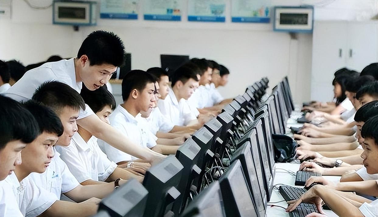 浙江省|浙江一实习生月薪9000,因不会Word被公司开除,领导:学历也不行