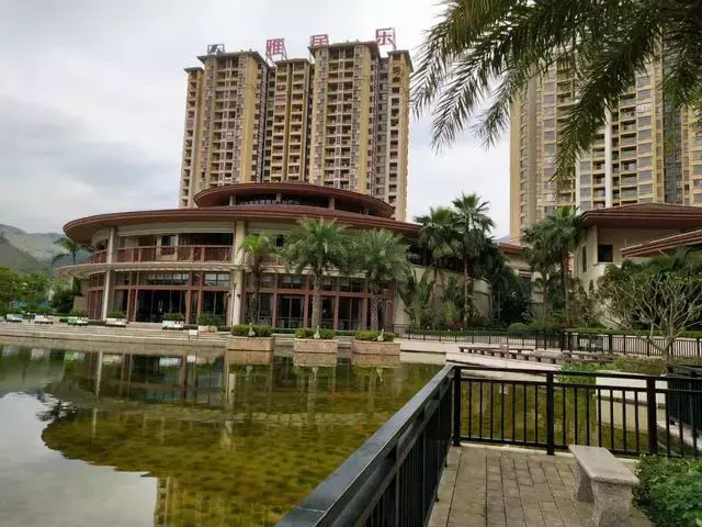 老房子加装电梯,1、2楼会贬值?为什么我建议你支持安装电梯?