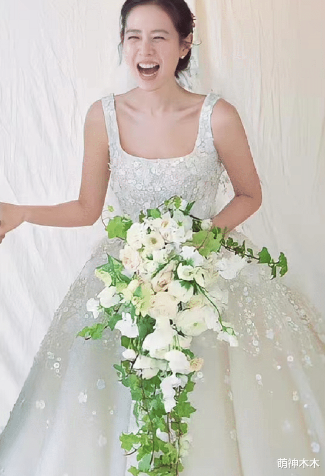 姚笛|最强CP结婚啦!孙艺珍身穿14万仙牌婚纱,四套高奢礼服轮番换