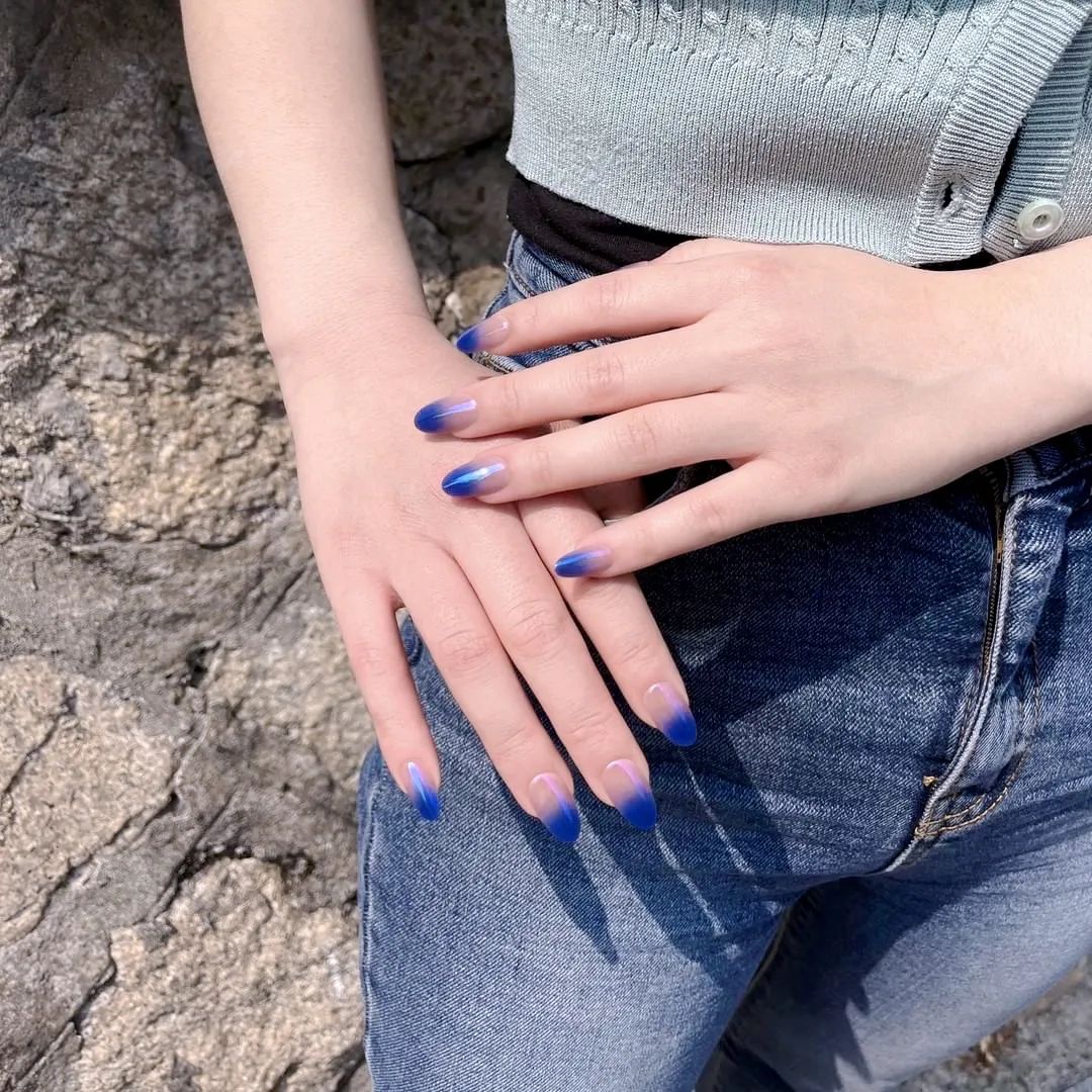 美甲 夏天最不能错过的蓝色系美甲！超治愈~