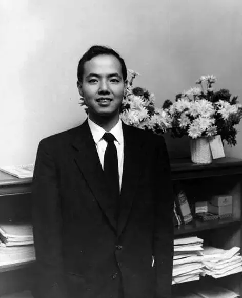 中国雷达之父,扫厕所十几年,死后捐遗体被遗忘,高度腐烂埋操场