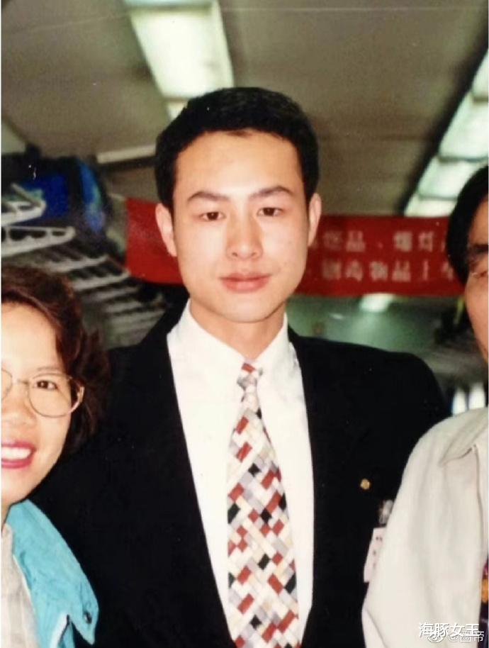 五竹|刀哥“唐小龙”的爆红,才是内娱影坛的“悲哀”