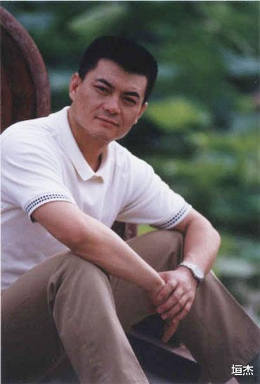 王新军|王新军：成名后抛妻弃子，把秦海璐宠成宝，前妻红了他糊了