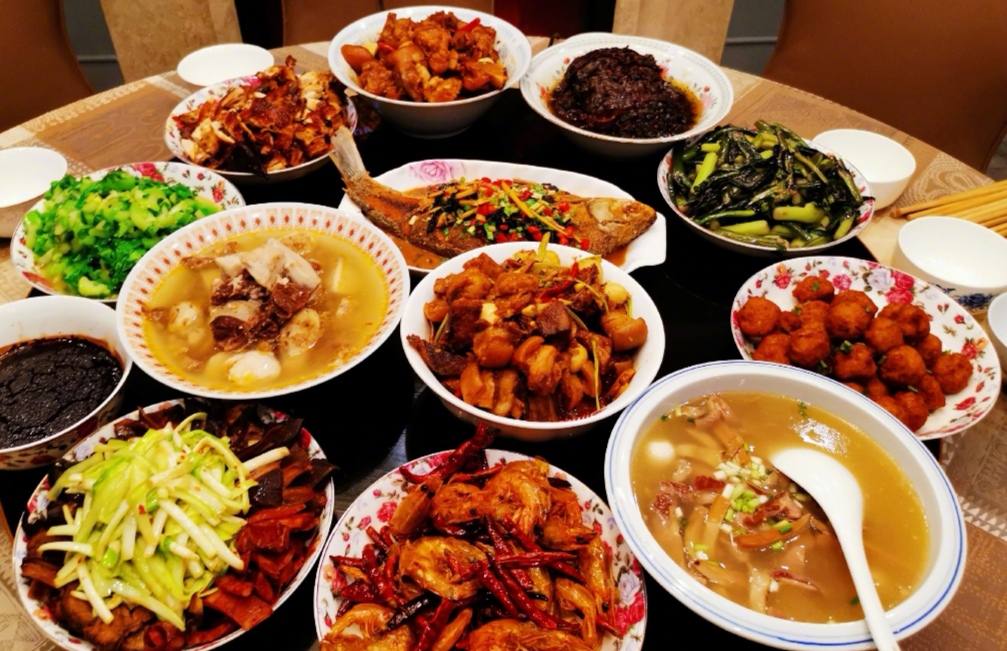 沈腾|明星秀年夜饭:“赵四媳妇”家摆盘最佳,颖儿的春晚盒饭成亮点