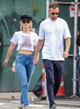 刘雯|低调亿万富翁娶走詹尼佛劳伦斯,身家1.7亿,没钱怎么敢娶大表姐