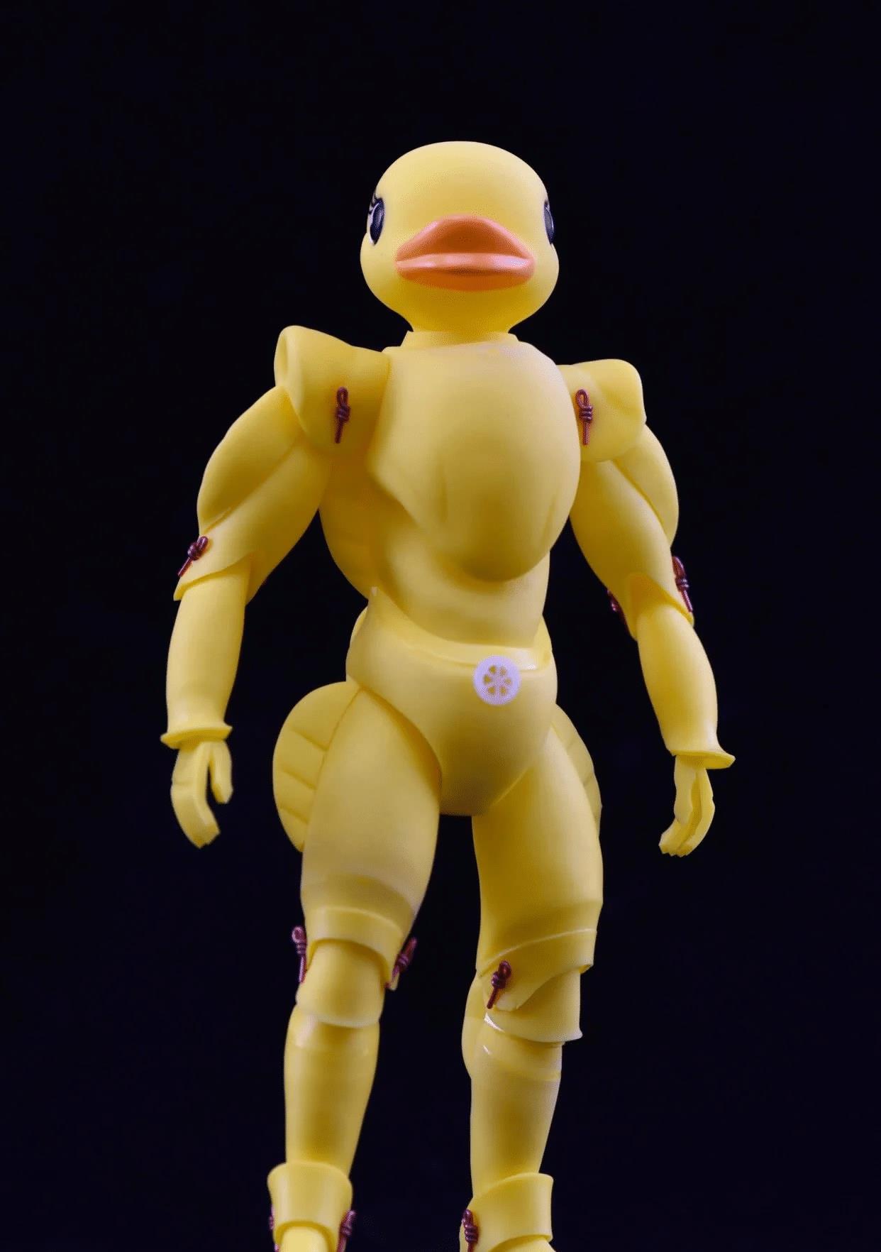 |动漫迷买了七只小黄鸭，自行改装成超人鸭，这波真的赚到了！