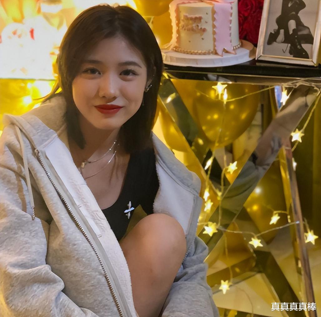 李嫣|同样是泳装,王菲的女儿,焦恩俊的女儿,贾静雯的女儿,有差吗?