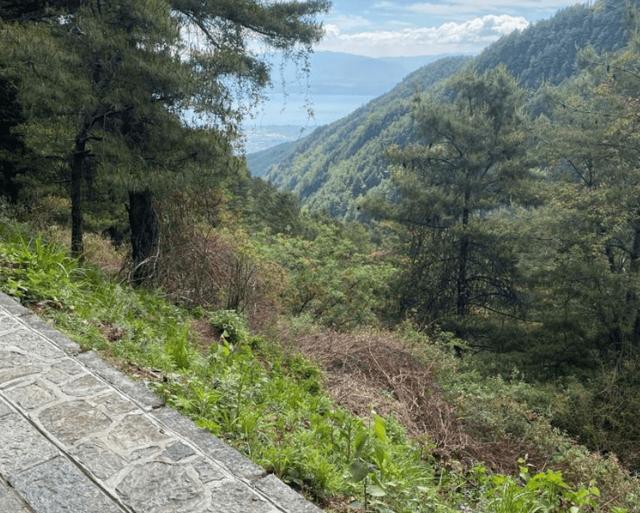 大理|13人私自进入云南大理苍山后失联、这个时候，谴责他们有点残忍