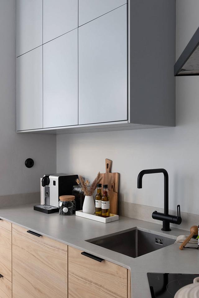 带美妙庭院的一楼38平公寓,柔和色彩打造宜人氛围,舒适宜居