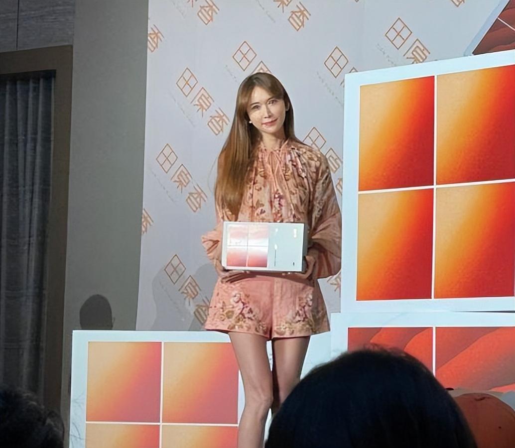 林志玲|林志玲首谈儿子长相,哽咽透露曾患产后抑郁,身体已不允许生二胎