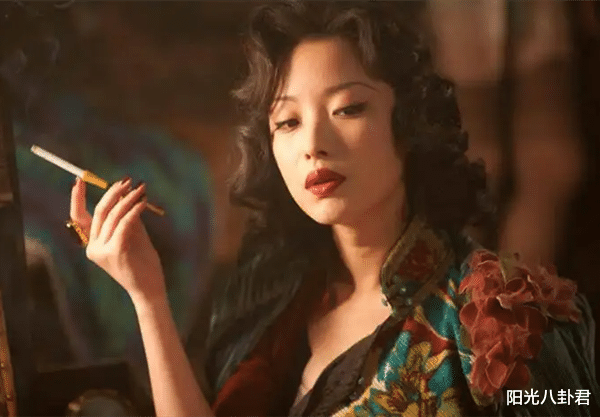 明星素颜 素颜寡淡无味,妆后美到发光,建议这8位女星直接把妆“焊”脸上