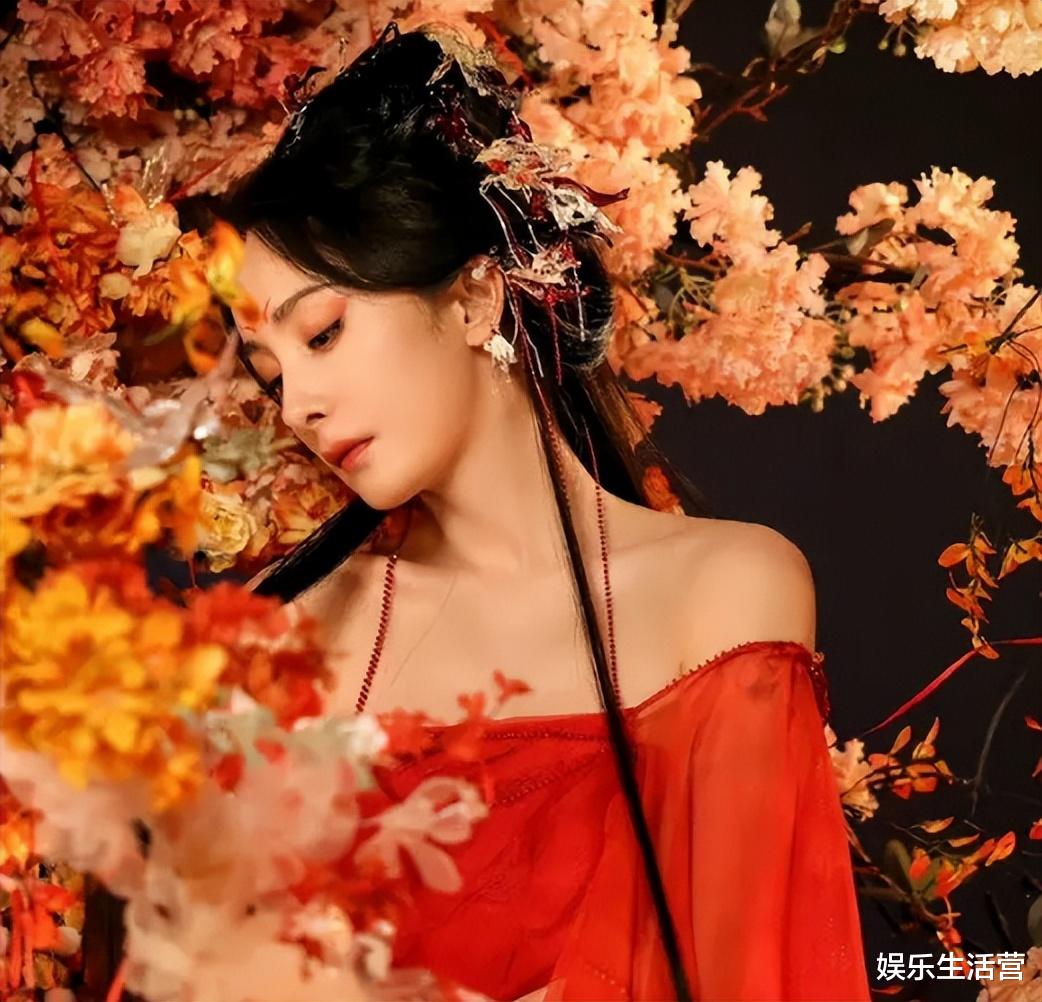 杨幂|《狐妖小红娘月红篇》官宣全阵容,本是冲杨幂来,却被她造型惊艳