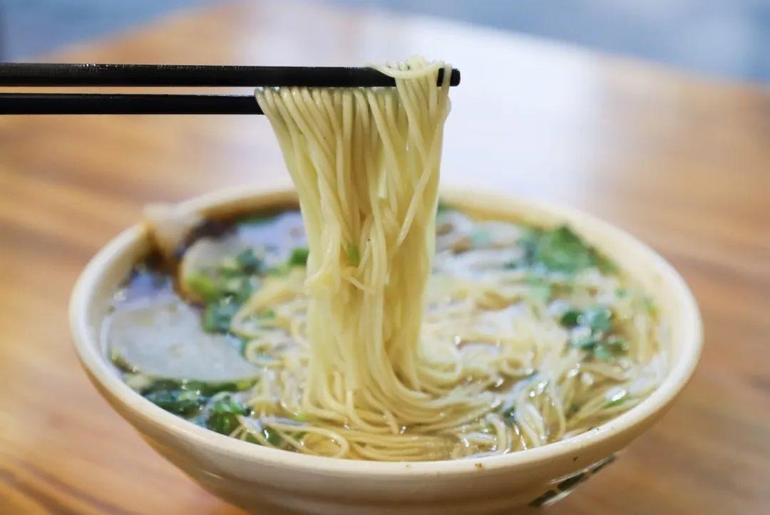 热搜上令人毛骨悚然的“一碗豆面”事件，藏着多少年轻人的噩梦！
