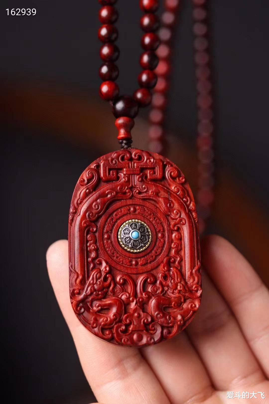 翡翠|小叶紫檀脖挂精品欣赏，懂木串的文友请进。