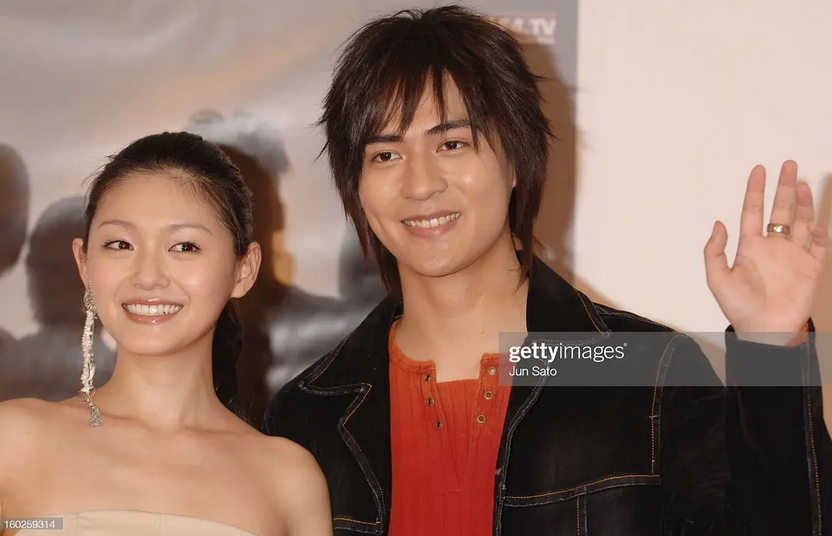 大S|离婚六个月后,大S和汪小菲互撕,是什么击溃了昔日的体面?