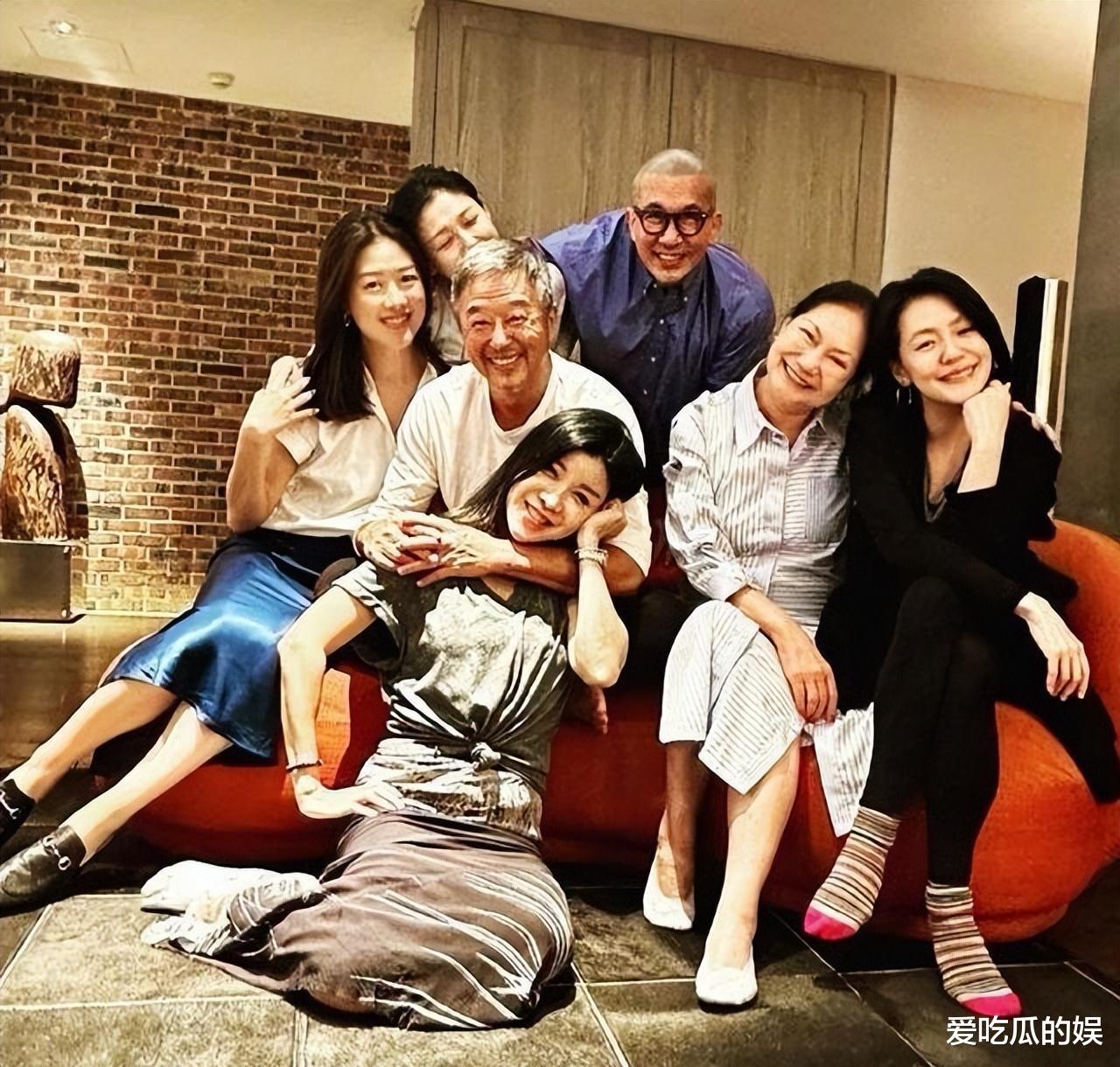 大S|大S全家福曝光，不见汪小菲儿女，具俊晔与S妈首同框