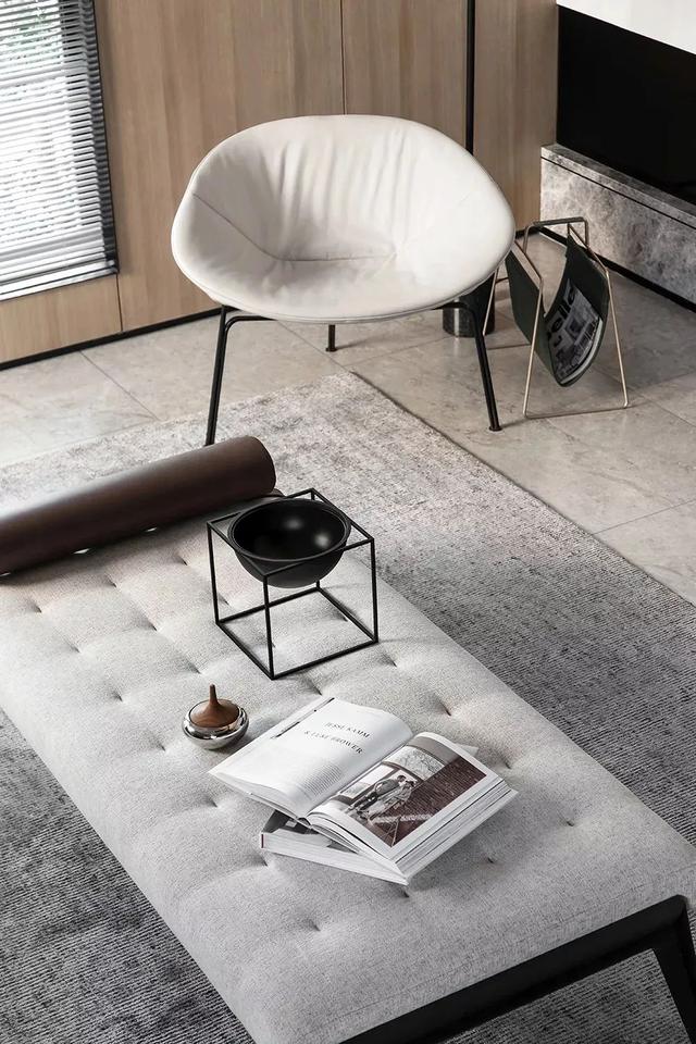 300㎡现代极简,黑白配+木饰面,满屋时尚自然的体验