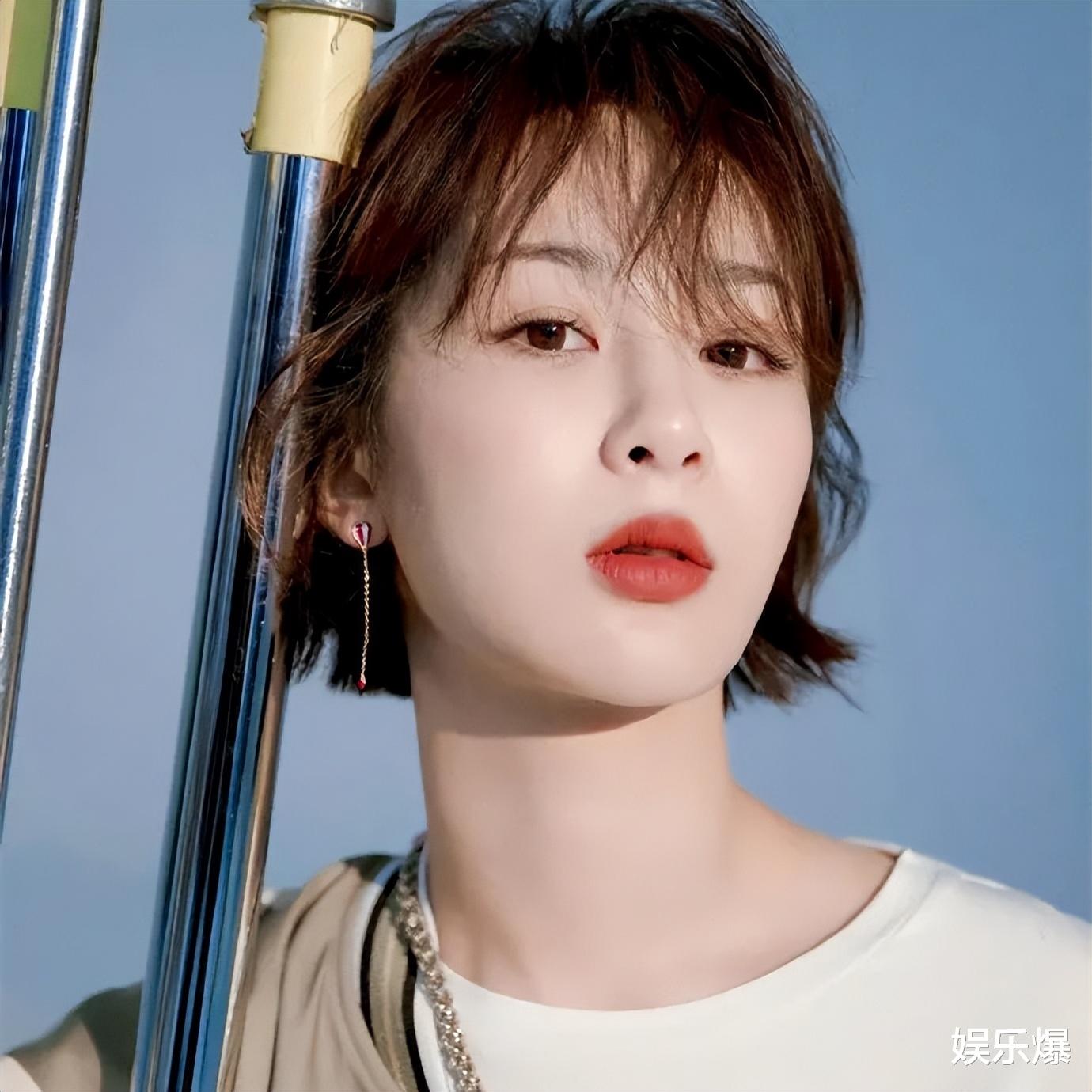 穿衣搭配 杨紫晒减肥餐后,又晒自拍营业,状态良好力证减肥效果