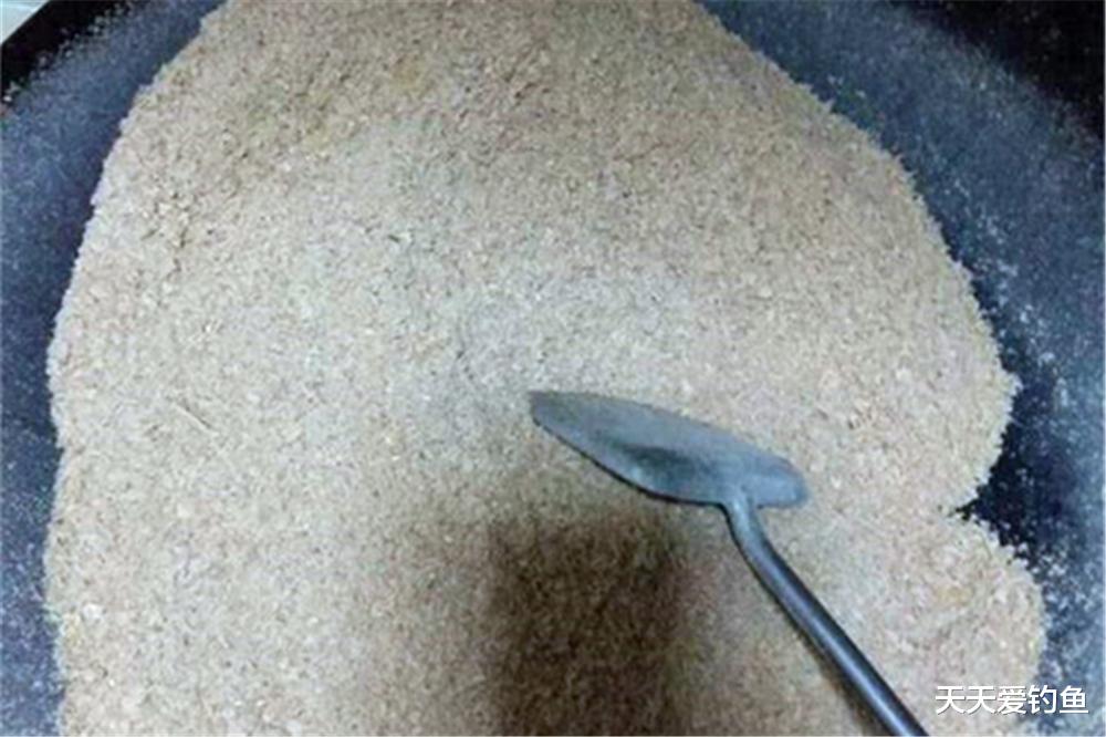 鲫鱼|天寒地冻发窝慢,你还在用酒米打窝?这些窝料聚鱼更快