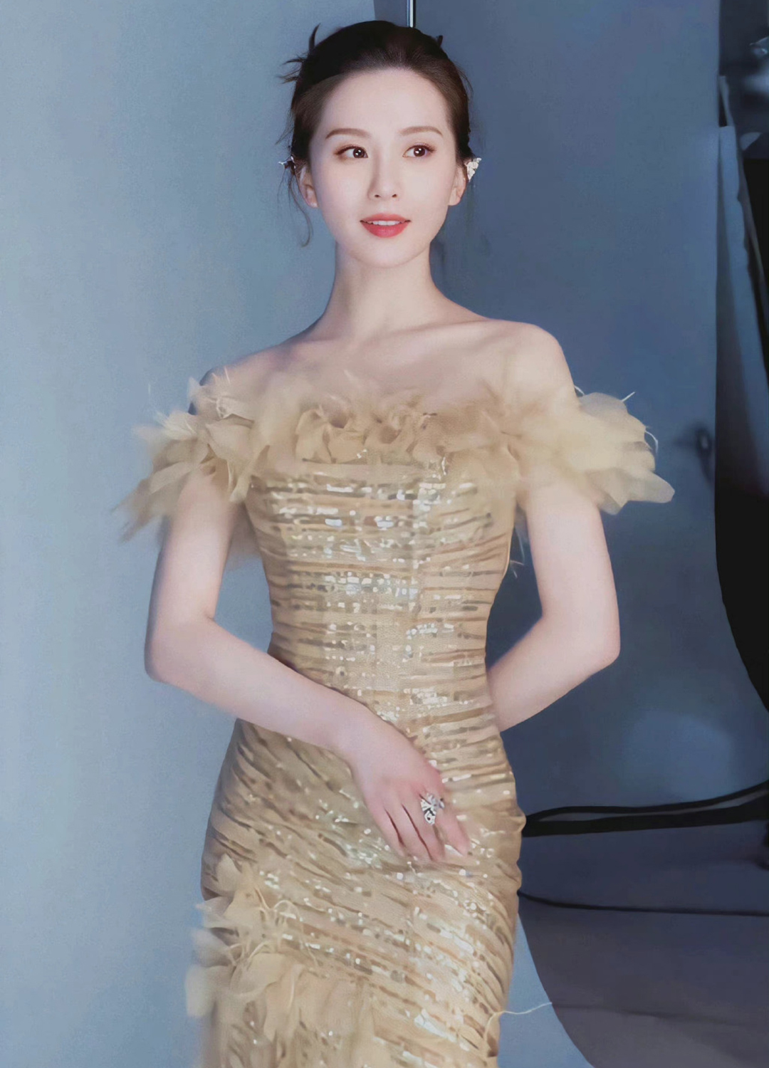 林允儿|看不懂刘诗诗:时尚杂志,拍摄新封面,33岁依然风采迷人