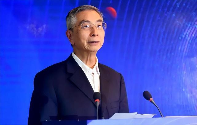 阿斯麦尔|ASML官宣了！9536公里来中国建厂扩大光刻机产能！院士：放弃幻想