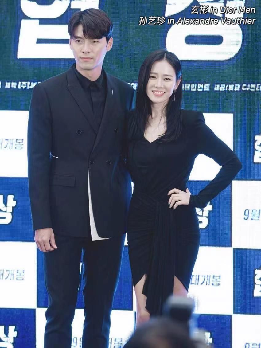 声生不息|玄彬对孙艺珍的爱藏不住，偷瞄的眼神出卖了他，穿啥都像情侣装！
