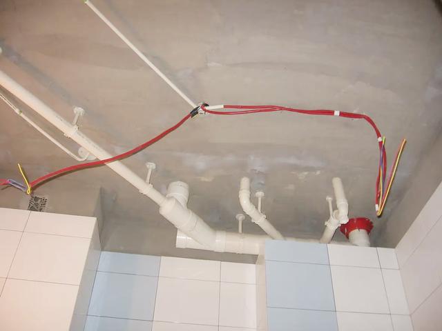 卫生间能不能改成衣帽间?楼上邻居这样改,今天直言“后悔了”