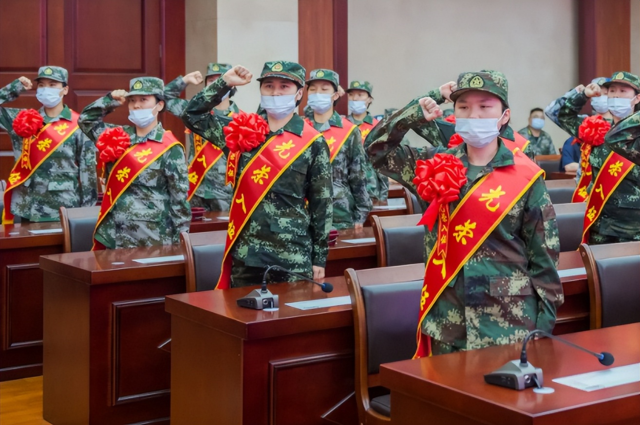 书店|“我们缺的是北大本科生”,北大硕士求职被拒,HR一句话道出现实