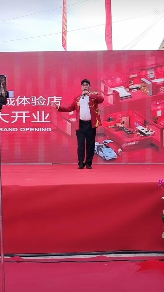 明星素颜|大衣哥又参加一次草台班子演出，效果太差经纪人都没上传演出视频