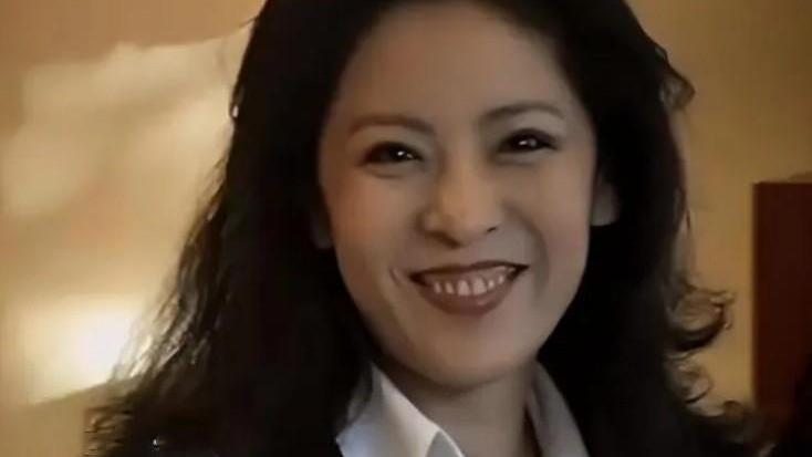 向太|向太分享34岁旧照，大长腿小蛮腰引瞩目，和郭碧婷长得似一张脸