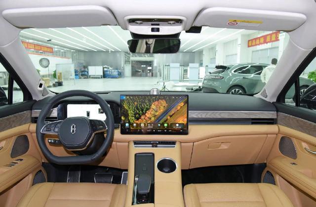 |华为版“卡宴”正式上市,续航620km,4.5秒破百,仅28.86万起售