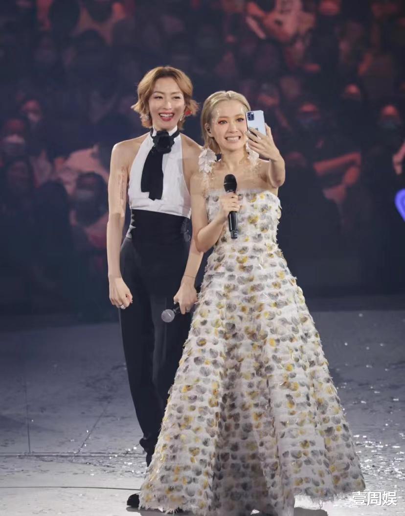 李若彤|郑秀文跟关心妍同台，没有对比就没有伤害，天后的气场太强了！