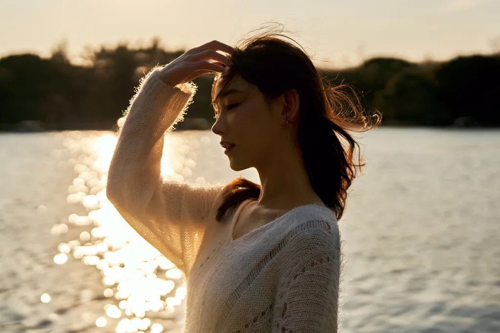 董宇辉|李沐宸,《梦华录》里的“葛招娣”,换回现代装的她,美出新高度