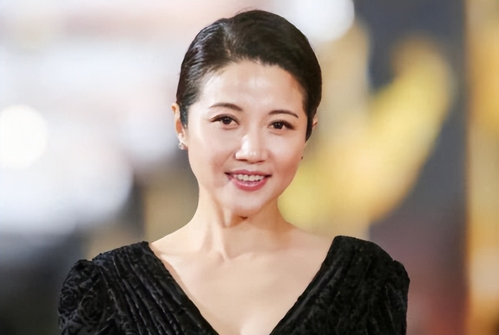 颜丙燕|影后颜丙燕:对名利“无欲无求”,为母亲治病隐退8年,至今未婚