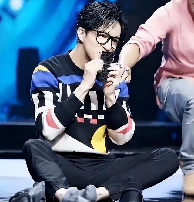 明星|娱乐圈“假货”聚集地：假发、假脸、假身材，从头假到脚