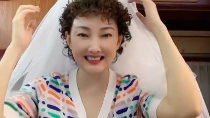 牛莉|春晚女神牛莉整容大变样，脸部肿胀僵硬似发面馒头，鼻子像犀牛！