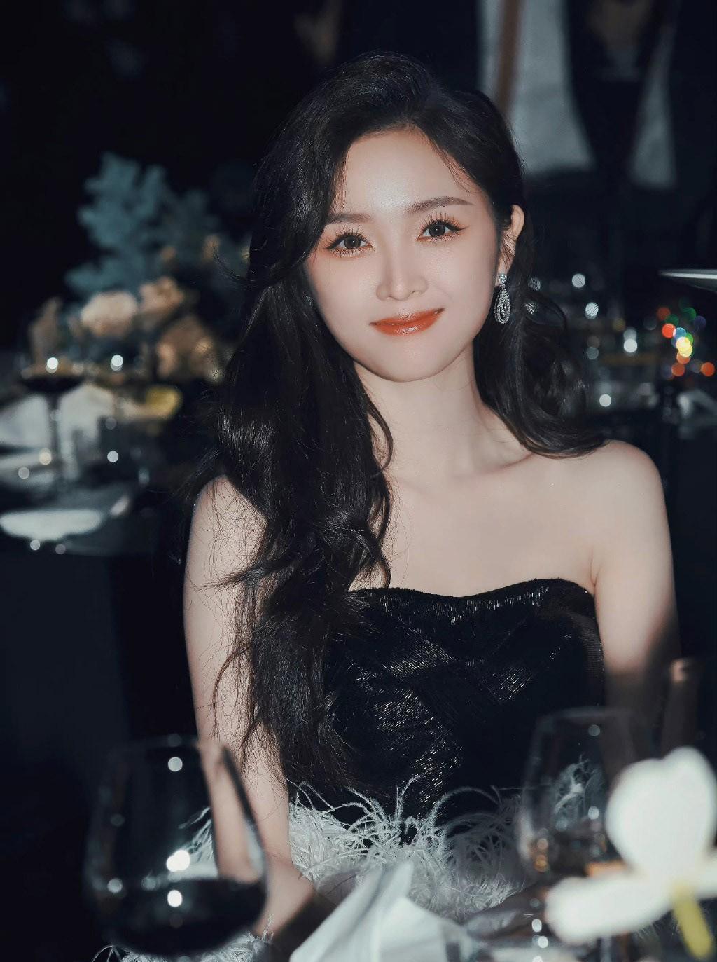 吴宣仪|吴宣仪颜值下降？工作室不审图的吗？网友：面部眼睛无力好没精神