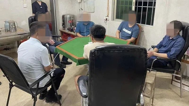某房屋内，当场抓获13人...