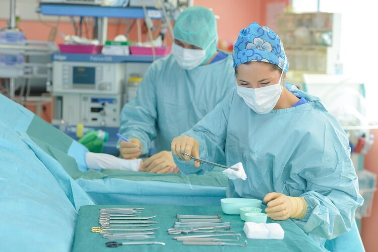 医生|正经科普：进行4种手术时，可能需要全身裸露，告诉你背后的原因