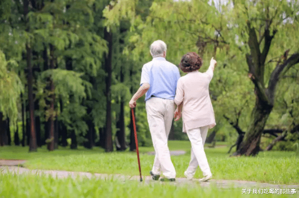 上了年纪要懂得“忌口”，牢记3样少吃、5样多吃，精神足腿脚有劲