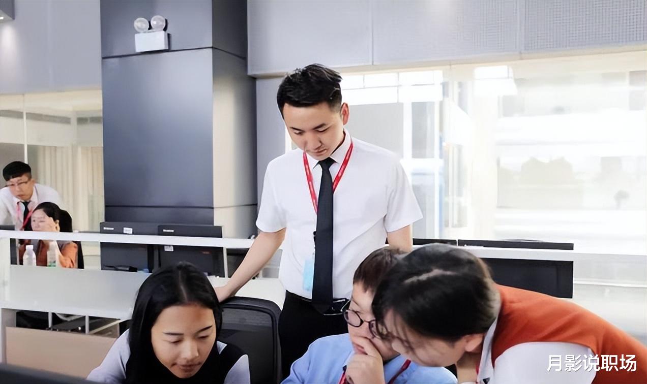 |面对加班，00后实习生：我不加班，要卷你们卷