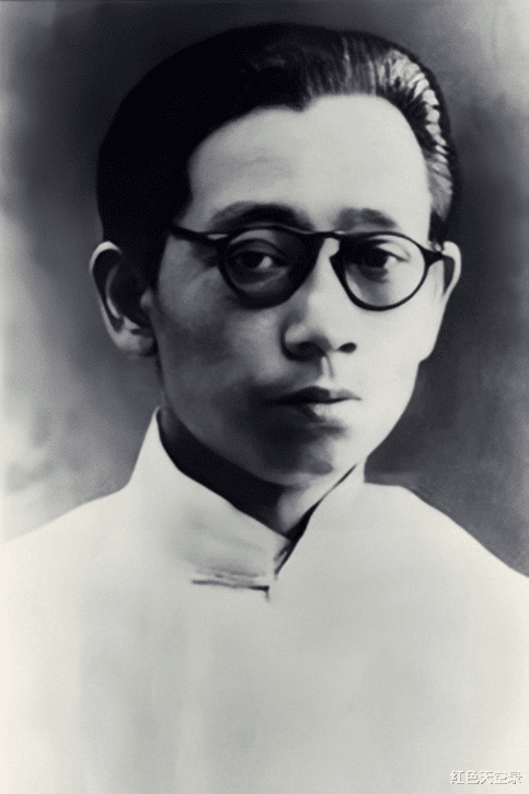 邓颖超去世,退休工人要求参加遗体告别仪式,得知身份,中央同意