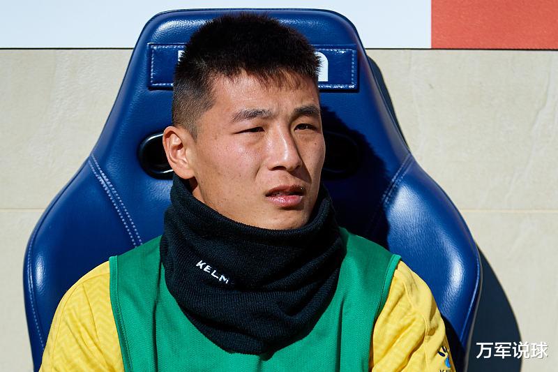 |1:2输也不让上,武磊10场4替补连续5轮不登场,球迷呼吁回中超