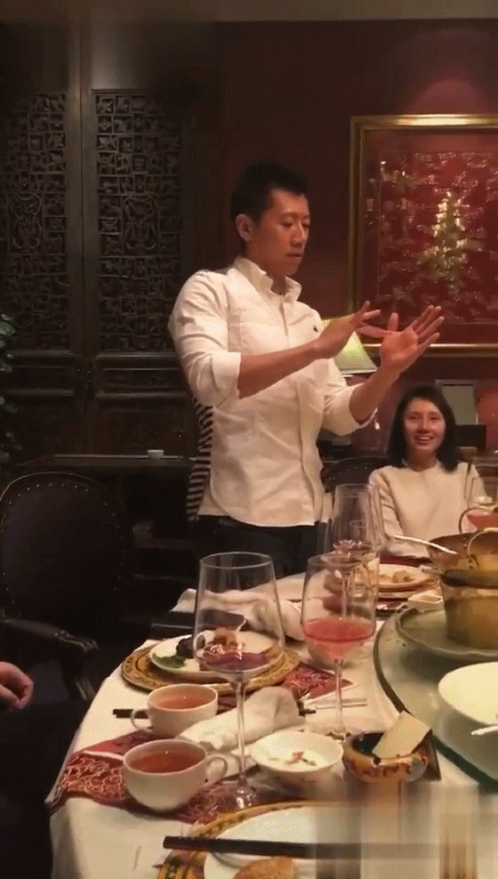 袁泉|袁泉夏雨夫妻罕同框,相伴20年复合结婚再未分,如今高甜