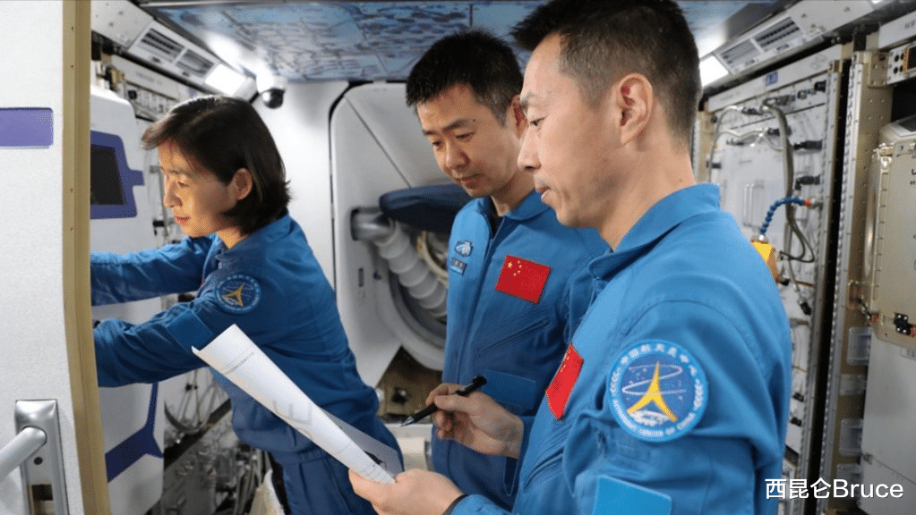 比神12返回缩短19小时!神14已从空间站分离,携带80多个实验样本