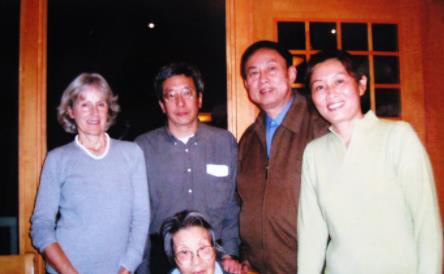 2008年，钱学森侄子获得诺贝尔奖，却当众说：我是美国的科学家