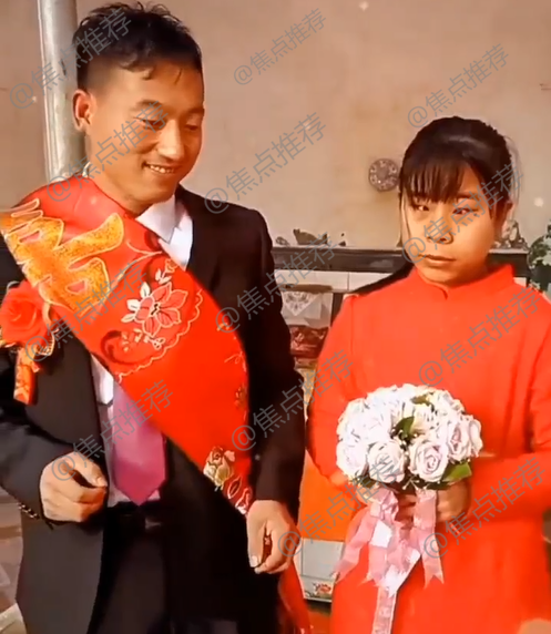 帅气小伙娶媳妇,看到新娘的眼睛,网友吐槽:配不上新郎的气质