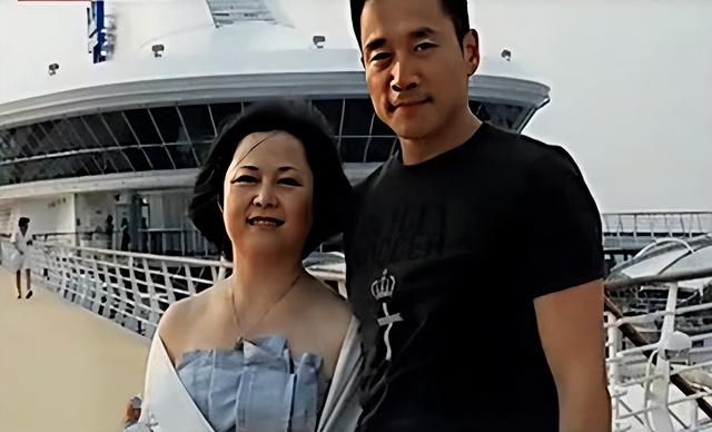 丁海峰|标题1:唐歌和丁海峰结婚多年,理智和不纠缠是她婚姻稳定的秘诀